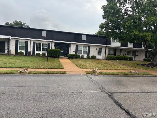 $68,000 | 824 Dumont Place, Unit C, St. Louis, MO 63125