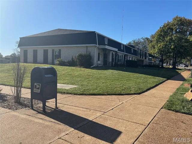 $68,000 | 824 Dumont Place, Unit C, St. Louis, MO 63125