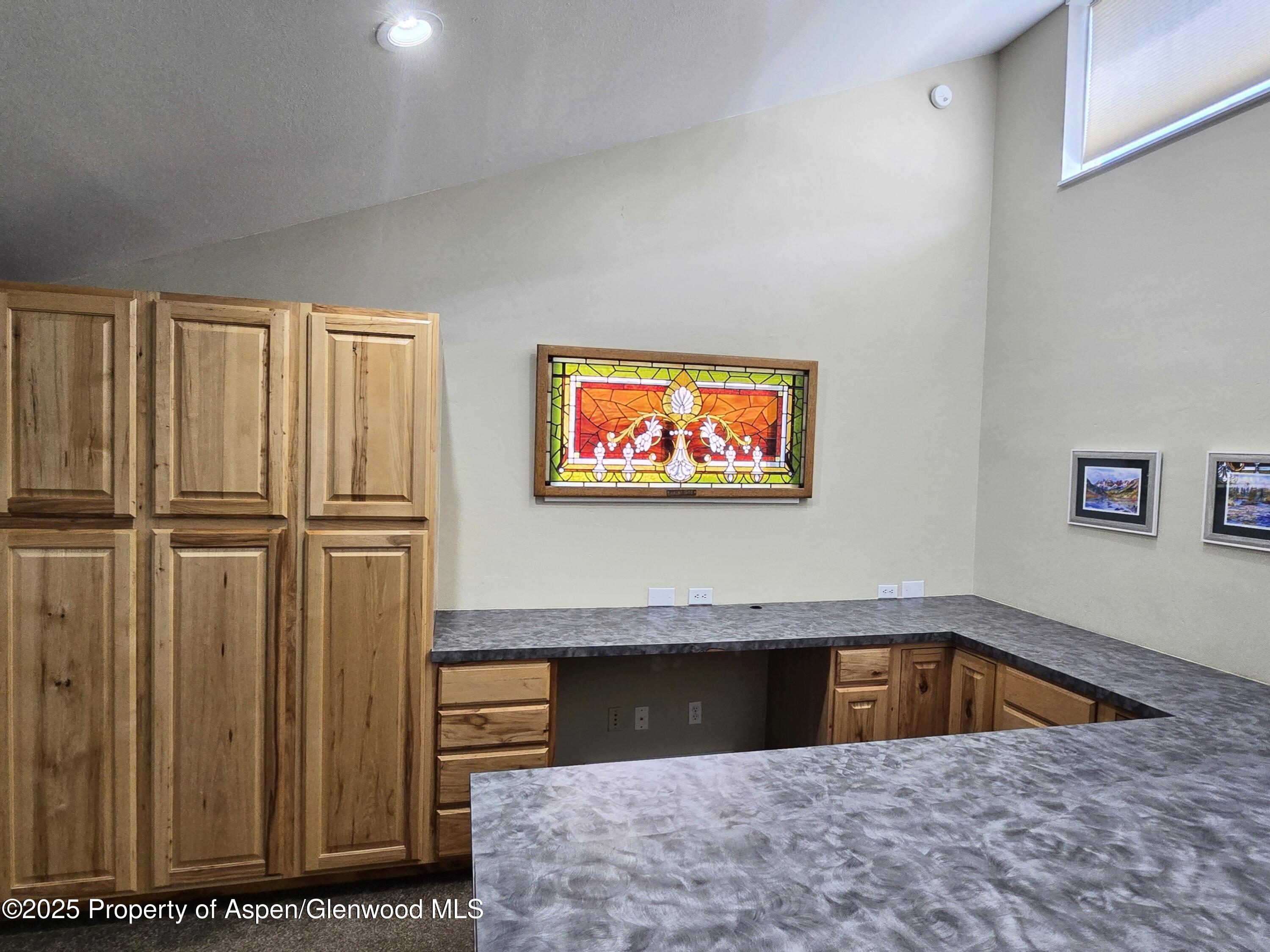 175 Midland Avenue, Unit 4 Basalt, CO 81621 - Photo 12 of 17 Upstairs facing counter 1