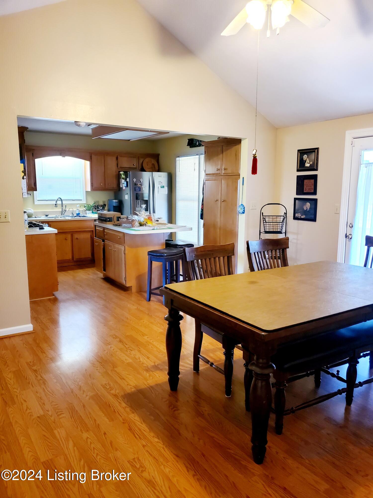 866 Ridgeview Drive Frankfort, KY 40601 - Photo 6 of 20 Dining Area View 2
