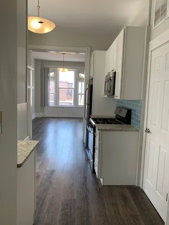$2,995 | 1653 North Halsted Street, Unit 2F, Chicago, IL 60614