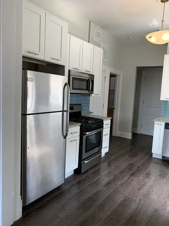 $2,995 | 1653 North Halsted Street, Unit 2F, Chicago, IL 60614