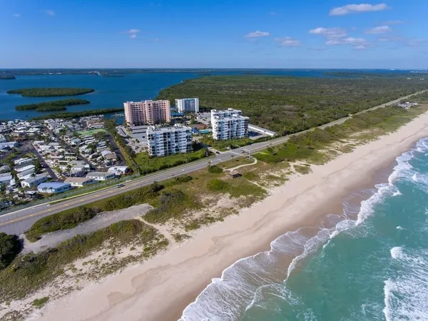 $2,200 | 5151 North Hwy A1A, Unit 213, Fort Pierce, FL 34949