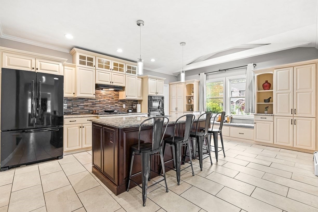 54 McDonald Road Wilmington, MA 01887 - Photo 5 of 29 Gallery Image 5