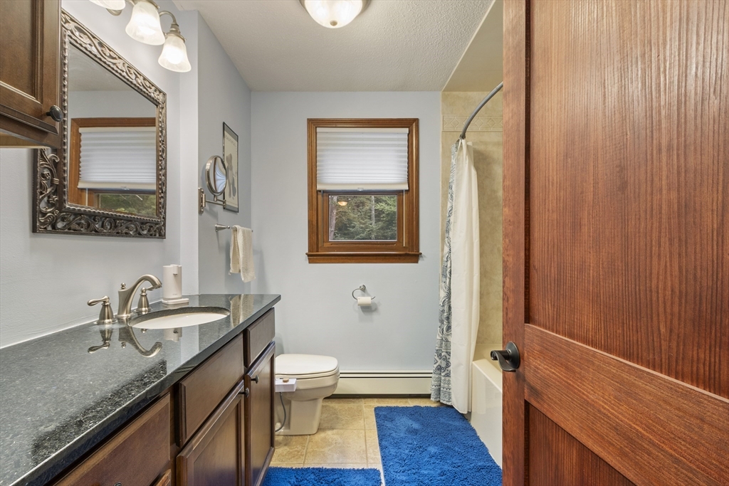 378 Pelham Road Dracut, MA 01826 - Photo 30 of 38