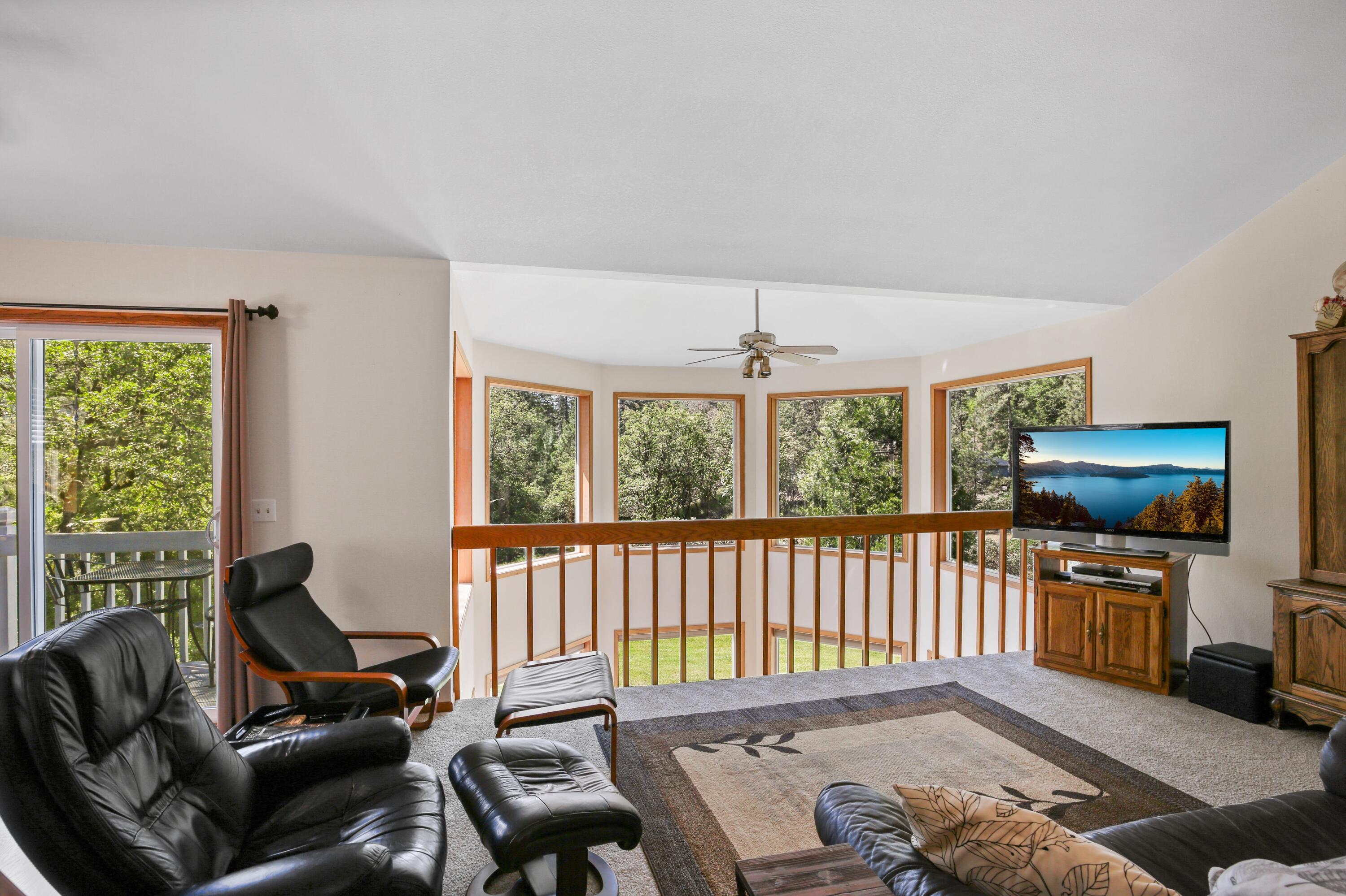 5900 Upper Applegate Road Jacksonville, OR 97530 - Photo 31 of 48