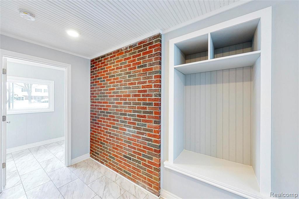 18244 Beverly Road Beverly Hills, MI 48025 - Photo 15 of 30