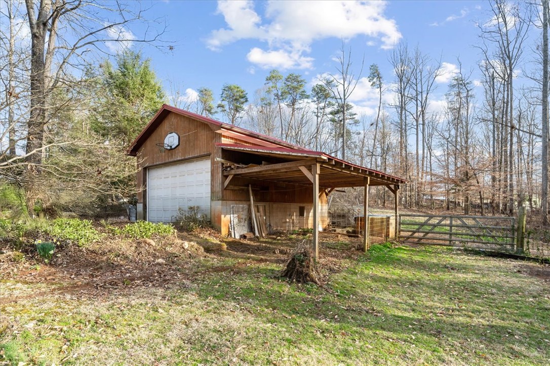 135 Stalling Ridge Road Pickens, SC 29671 - Photo 34 of 49