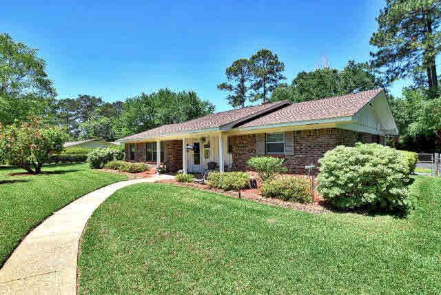 605 Hancock Road Fairhope, AL 36532 - Photo 3 of 38