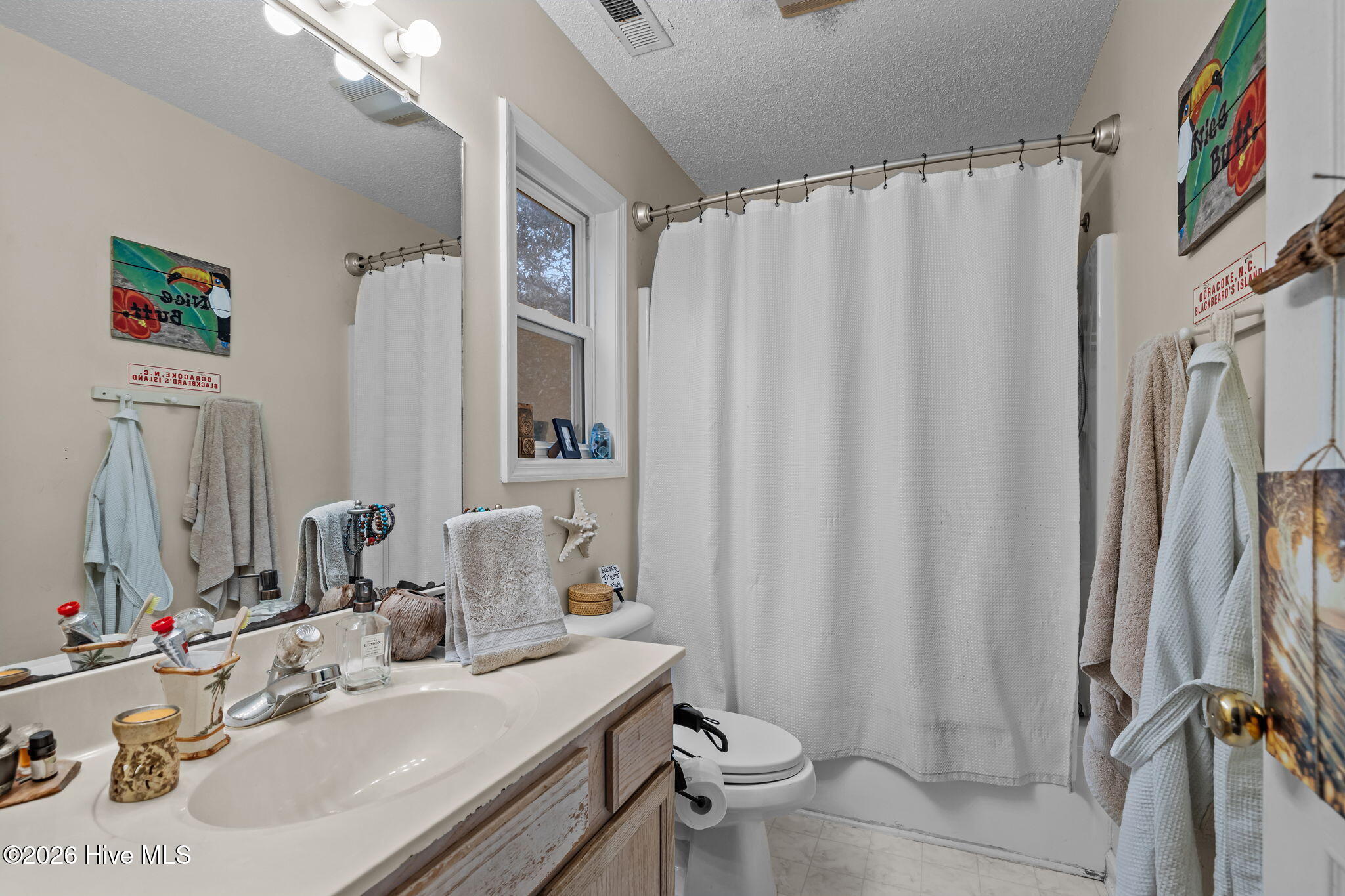 404 Bogue Inlet Drive Emerald Isle, NC 28594 - Photo 5 of 47 23-web-or-mls-1S3A6405