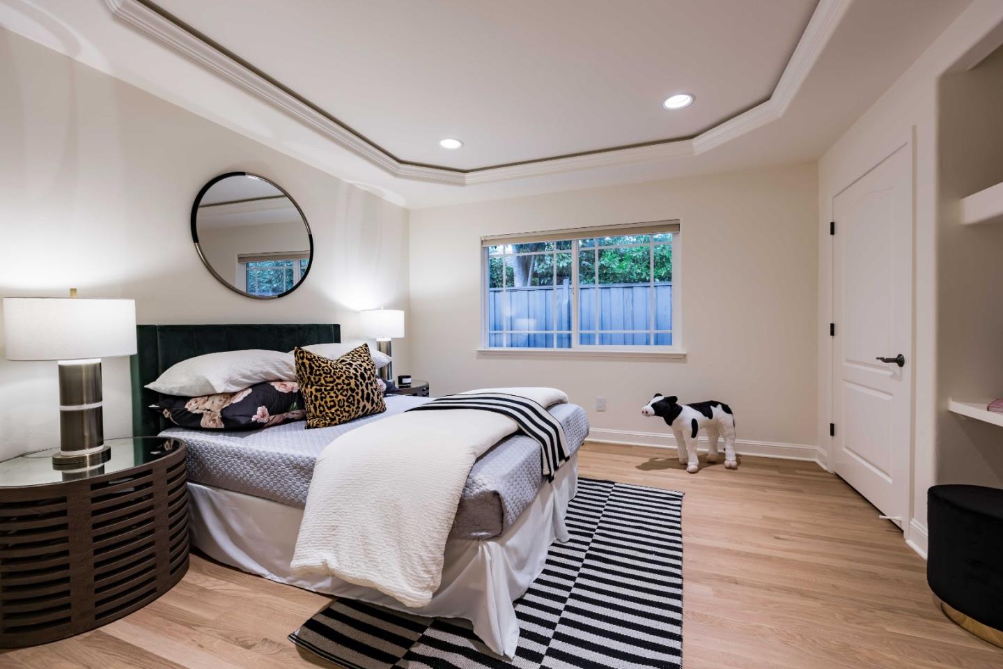 909 Clinton Road Los Altos, CA 94024 - Photo 18 of 26 Gallery Image 18