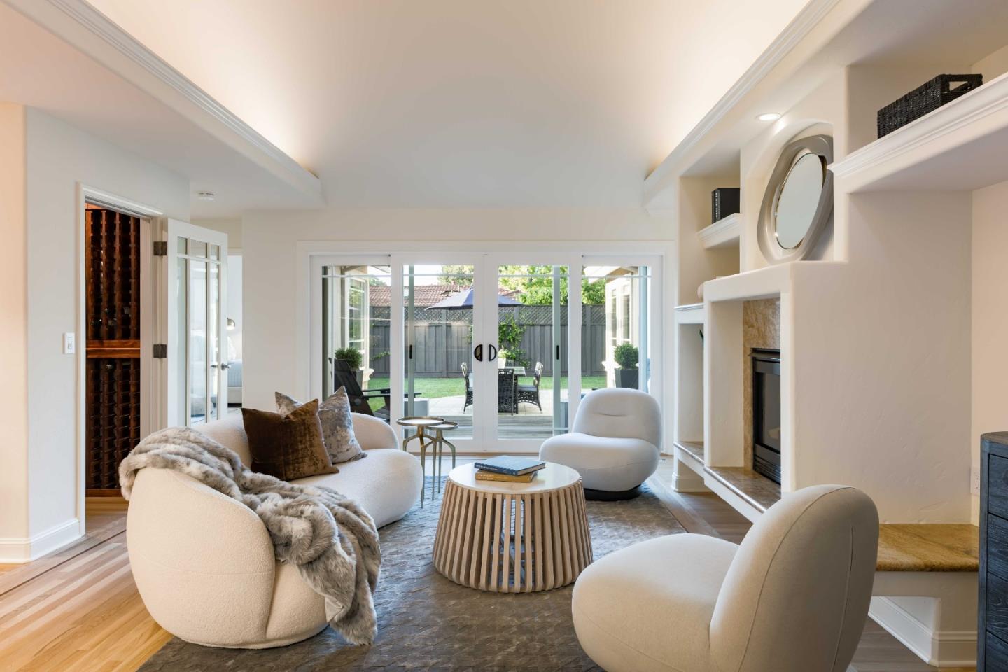 909 Clinton Road Los Altos, CA 94024 - Photo 8 of 26 Gallery Image 8