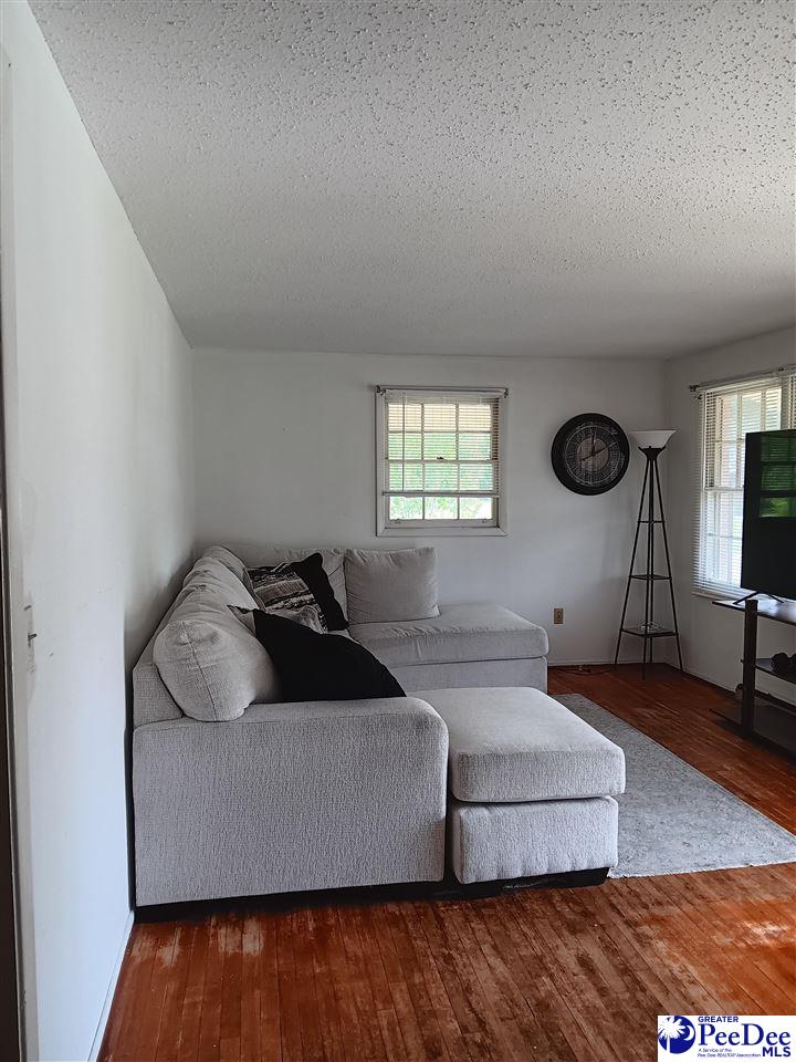 702 New Hampton Road Hartsville, SC 29550 - Photo 5 of 28 Gallery Image 5