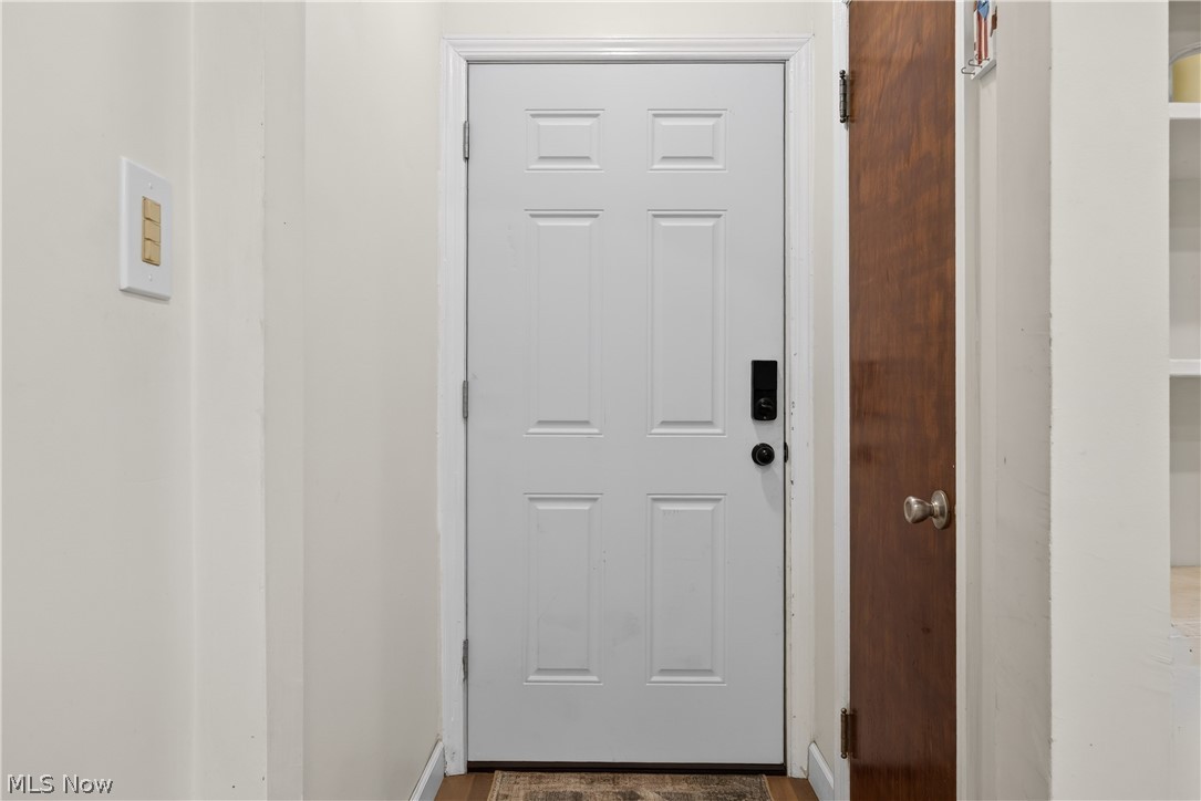 5407 Porter Road North Olmsted, OH 44070 - Photo 4 of 22 Gallery Image 4