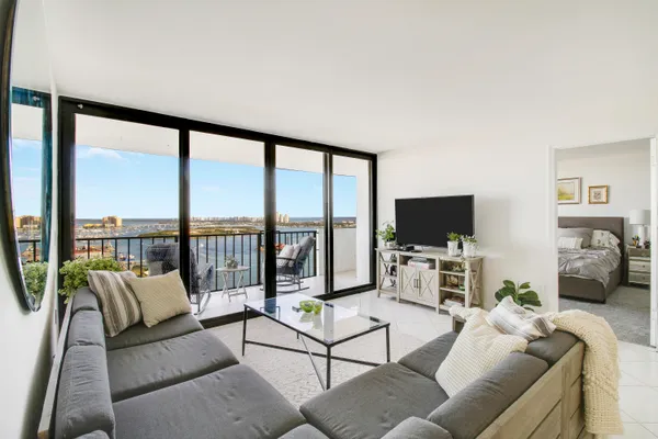 $4,250 | 5600 North Flagler Drive, Unit PH107, West Palm Beach, FL 33407