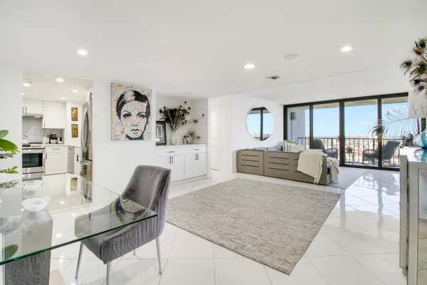 $4,250 | 5600 North Flagler Drive, Unit PH107, West Palm Beach, FL 33407