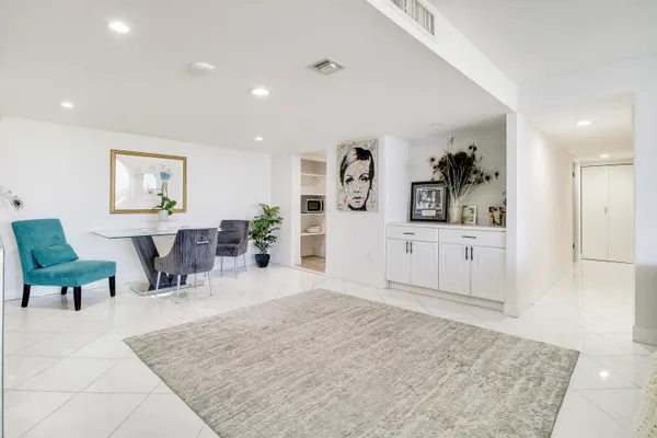 $4,250 | 5600 North Flagler Drive, Unit PH107, West Palm Beach, FL 33407