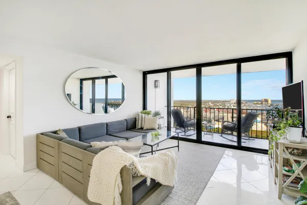 $4,250 | 5600 North Flagler Drive, Unit PH107, West Palm Beach, FL 33407