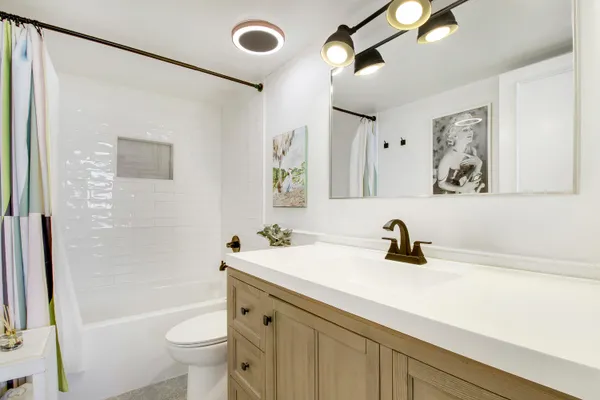 $4,250 | 5600 North Flagler Drive, Unit PH107, West Palm Beach, FL 33407