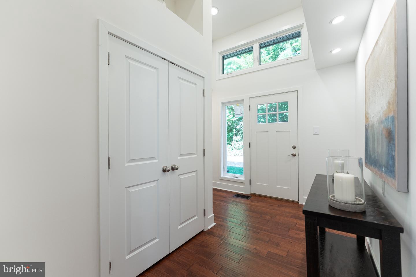 125 Upper Gulph Road Radnor, PA 19087 - Photo 3 of 83 Open and airy Foyer with coat closet