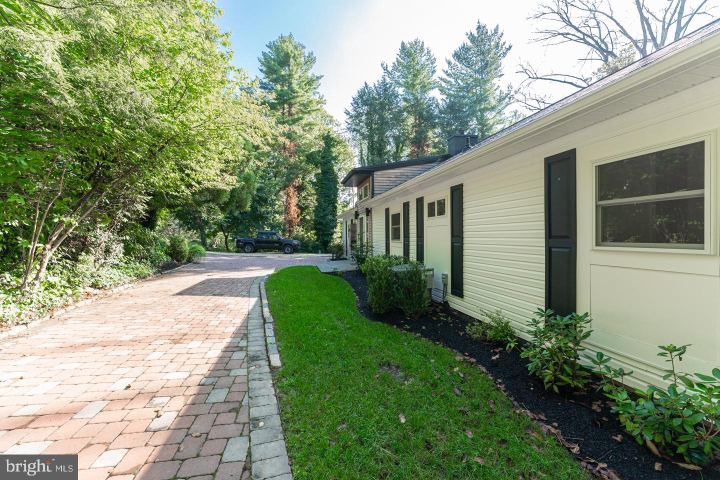 125 Upper Gulph Road Radnor, PA 19087 - Photo 71 of 83 Front yard
