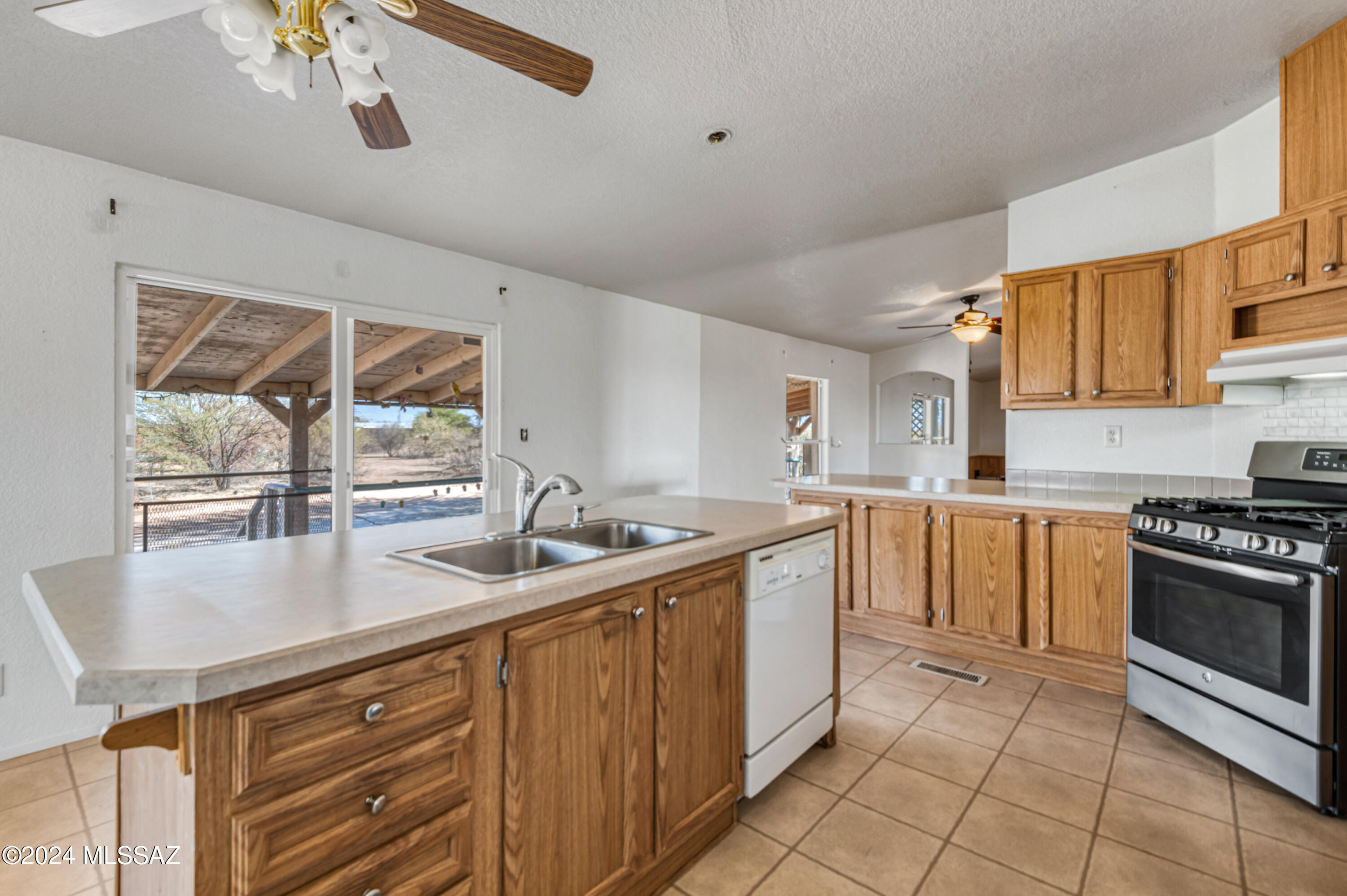 15950 Gold Bell Road Marana, AZ 85653 - Photo 19 of 42 Gallery Image 19