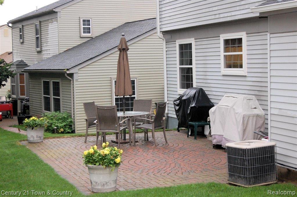 402 Whitney Drive Rochester, MI 48307 - Photo 21 of 25 Patio