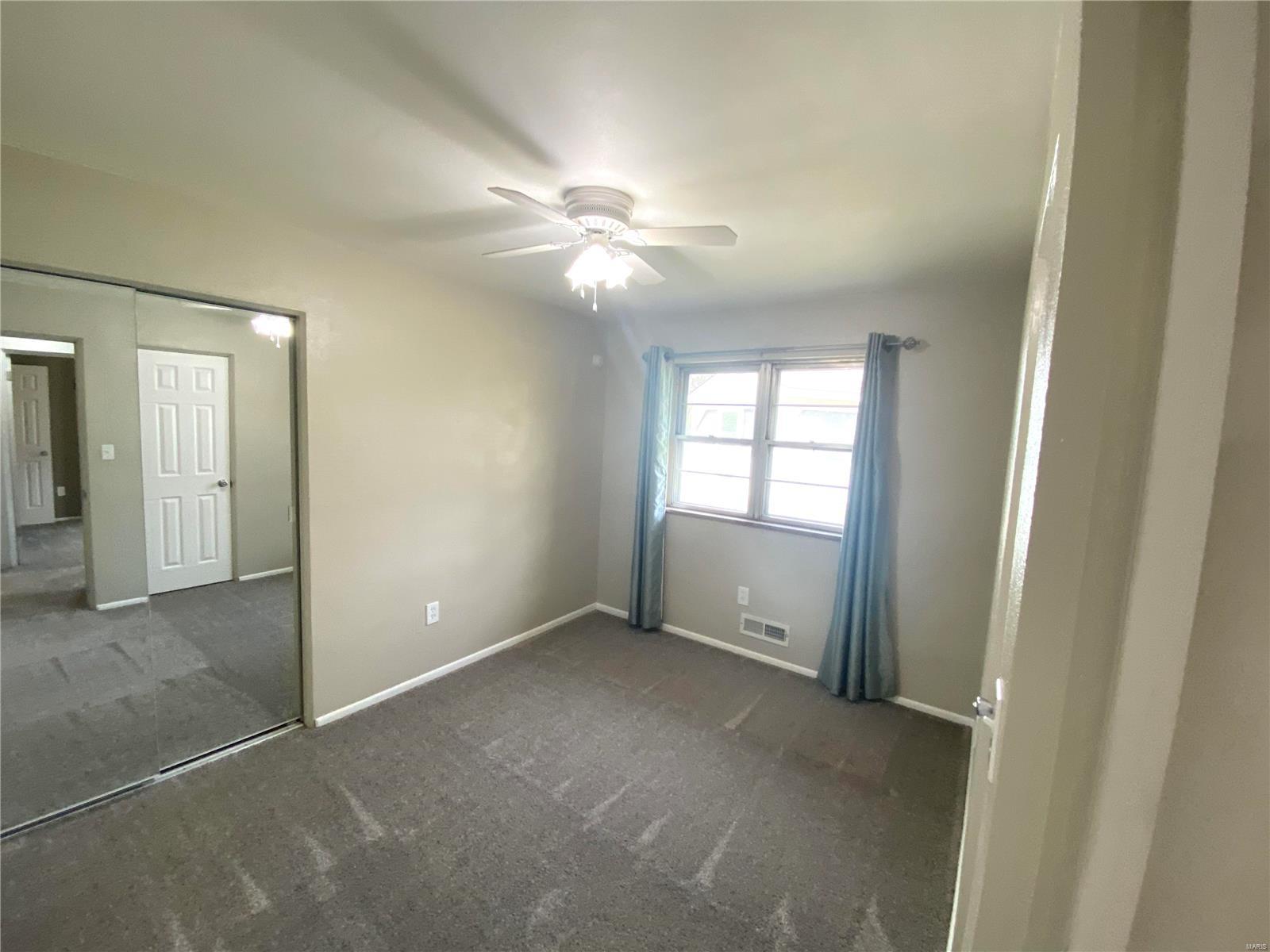 2221 Ridge Drive Alton, IL 62002 - Photo 12 of 16 Gallery Image 12