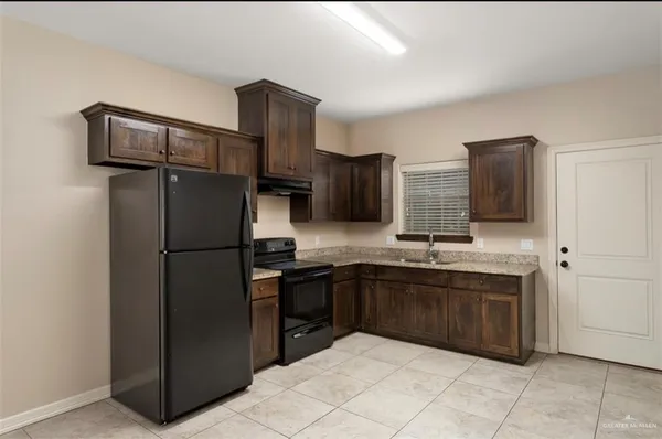 $1,100 | 2608 East Garfield Avenue, Mission, TX 78573