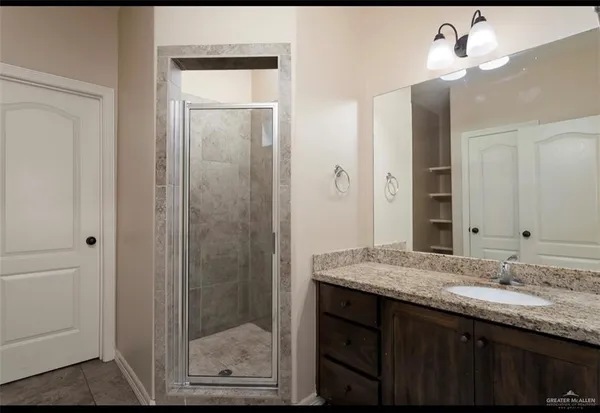 $1,100 | 2608 East Garfield Avenue, Mission, TX 78573