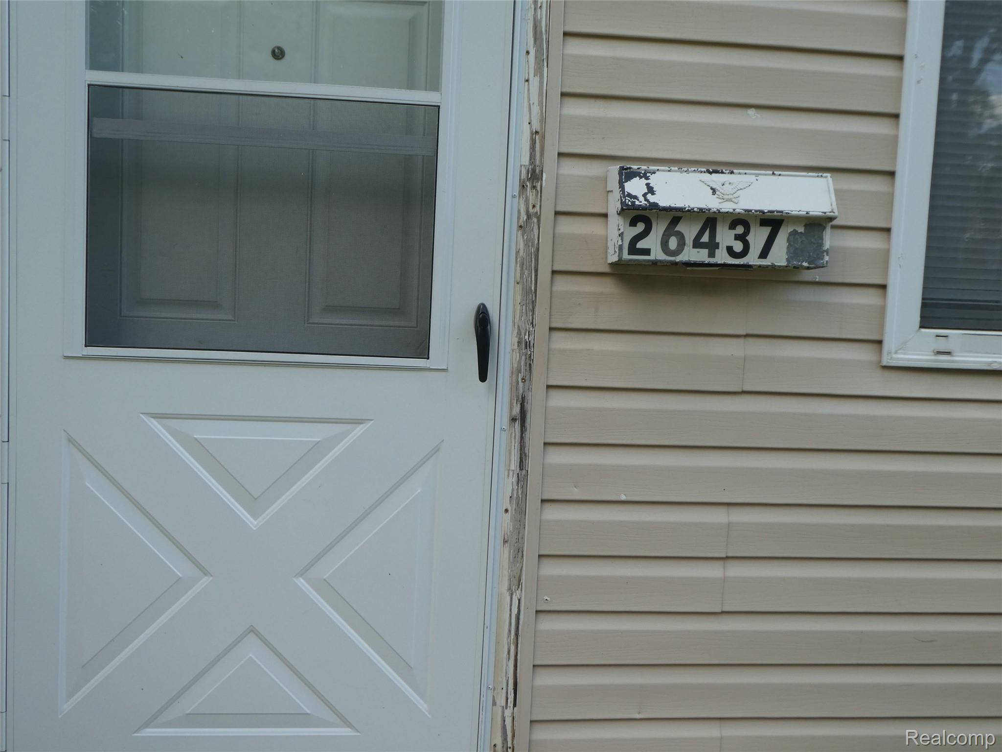 26437 Colgate Street Inkster, MI 48141 - Photo 3 of 20 P1020045.JPG