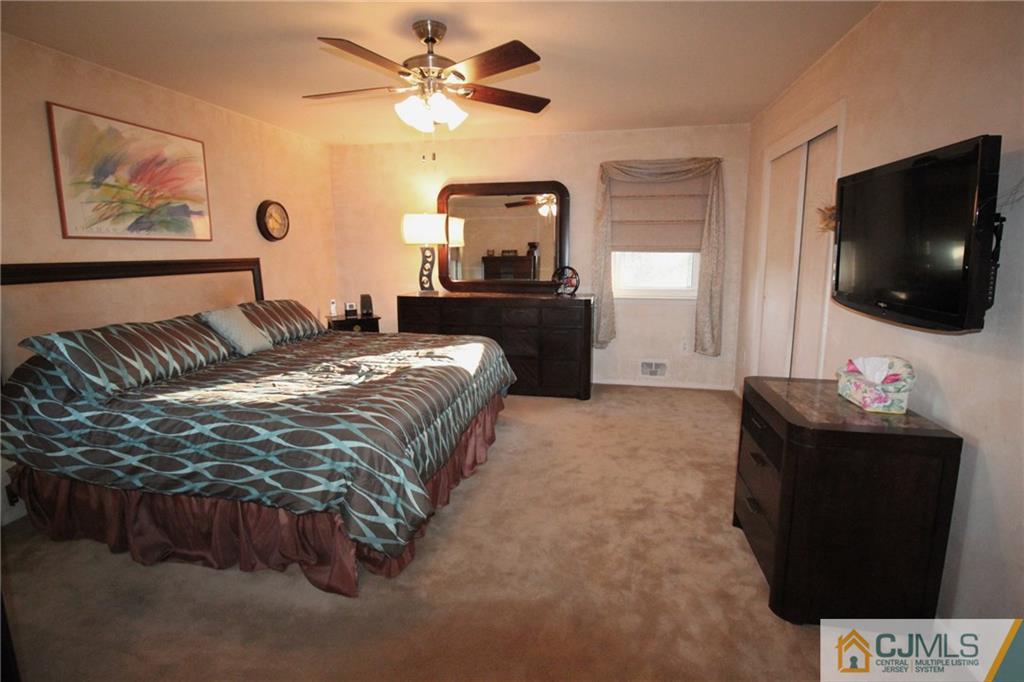 25 Norton Road Monmouth Junction, NJ 08852 - Photo 11 of 23 Gallery Image 11