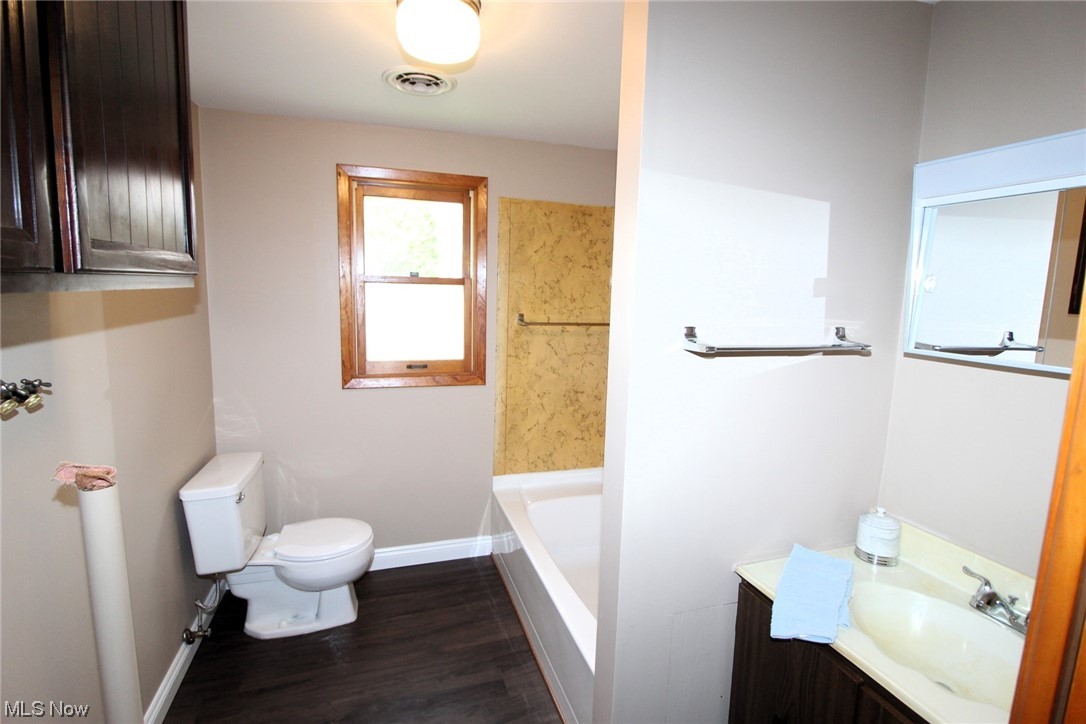 10210 Stone Road Cleveland, OH 44125 - Photo 25 of 35