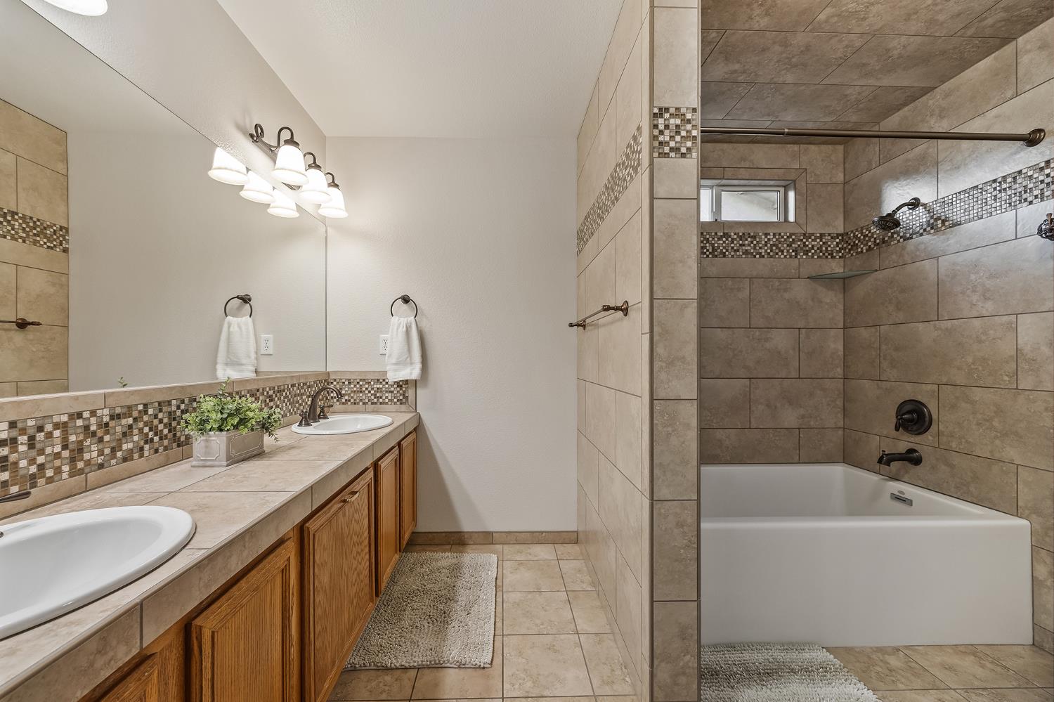 161 Sunset Street Kingsburg, CA 93631 - Photo 37 of 57