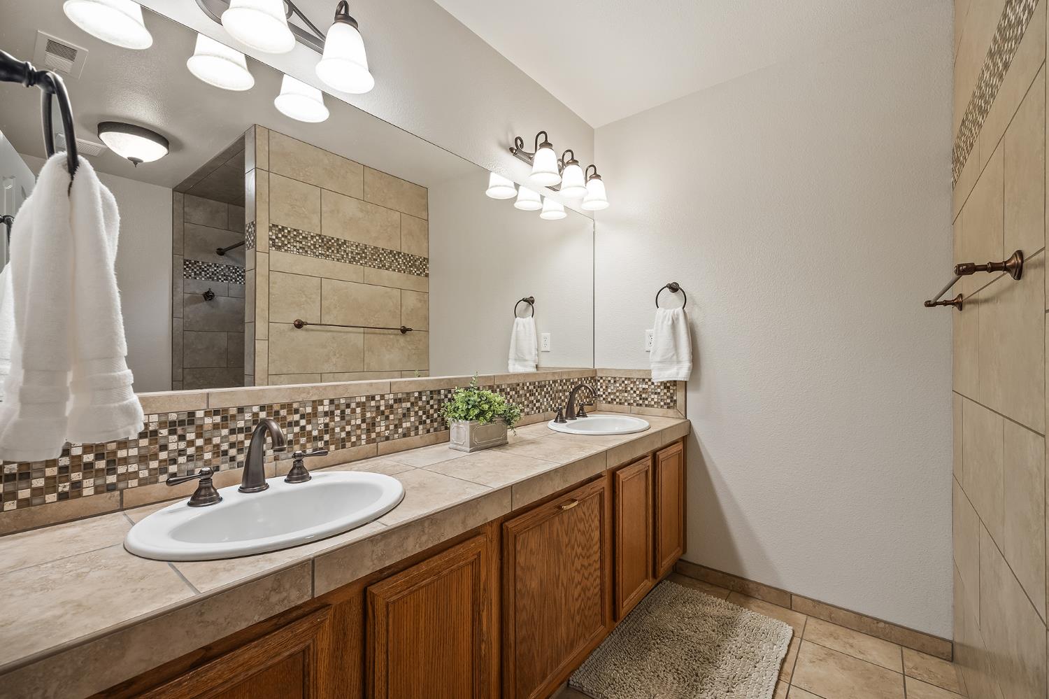 161 Sunset Street Kingsburg, CA 93631 - Photo 38 of 57