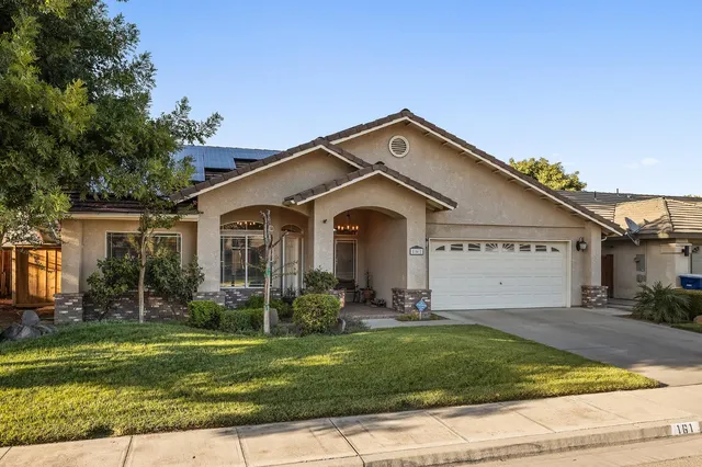 $499,900 | 161 Sunset Street, Kingsburg, CA 93631