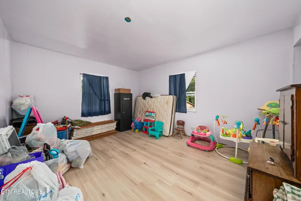 $500,000 | 107 Cherry Street, Deer Lodge, TN 37726