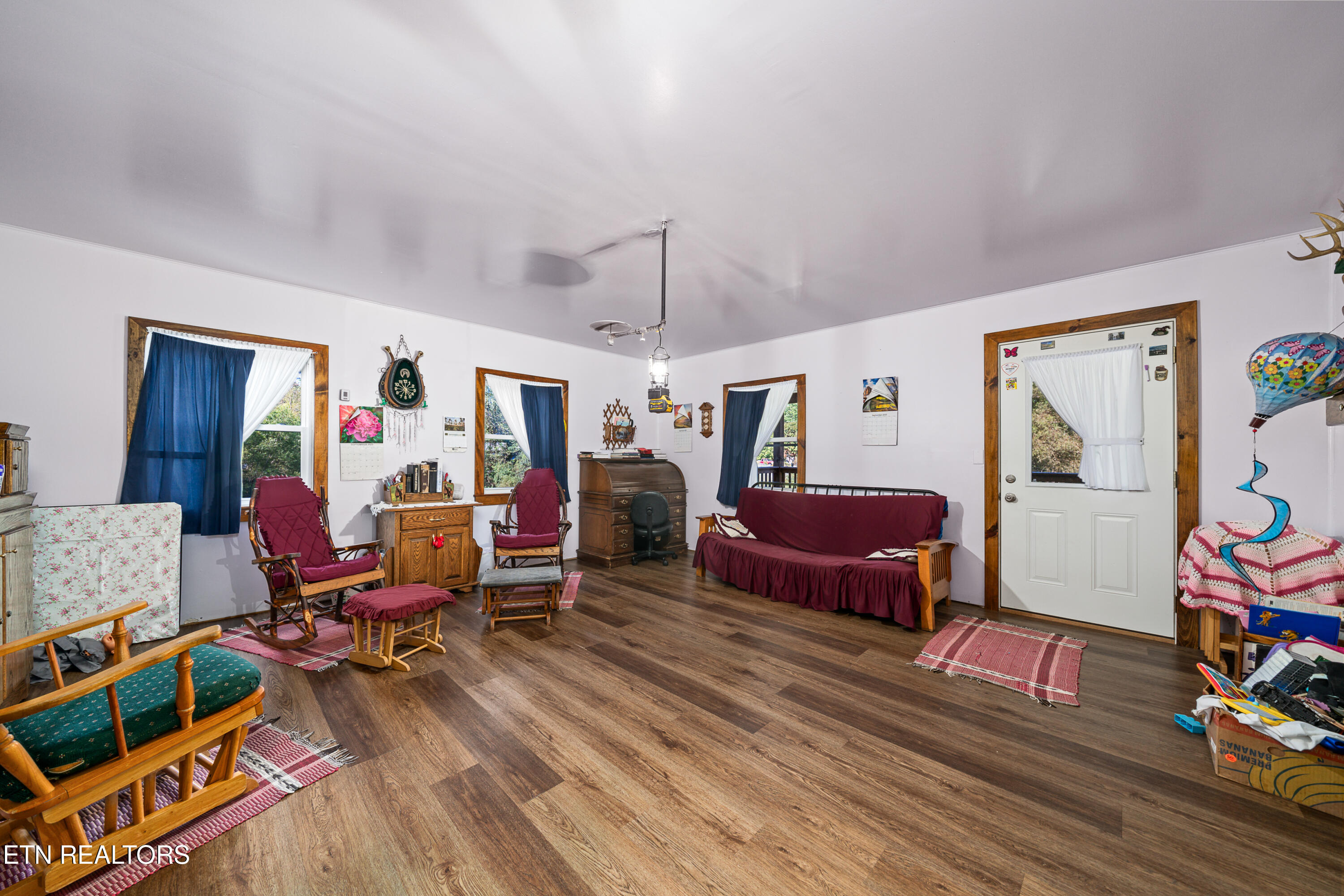 107 Cherry Street Deer Lodge, TN 37726 - Photo 3 of 60 3