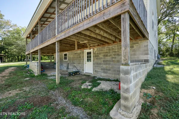 $500,000 | 107 Cherry Street, Deer Lodge, TN 37726