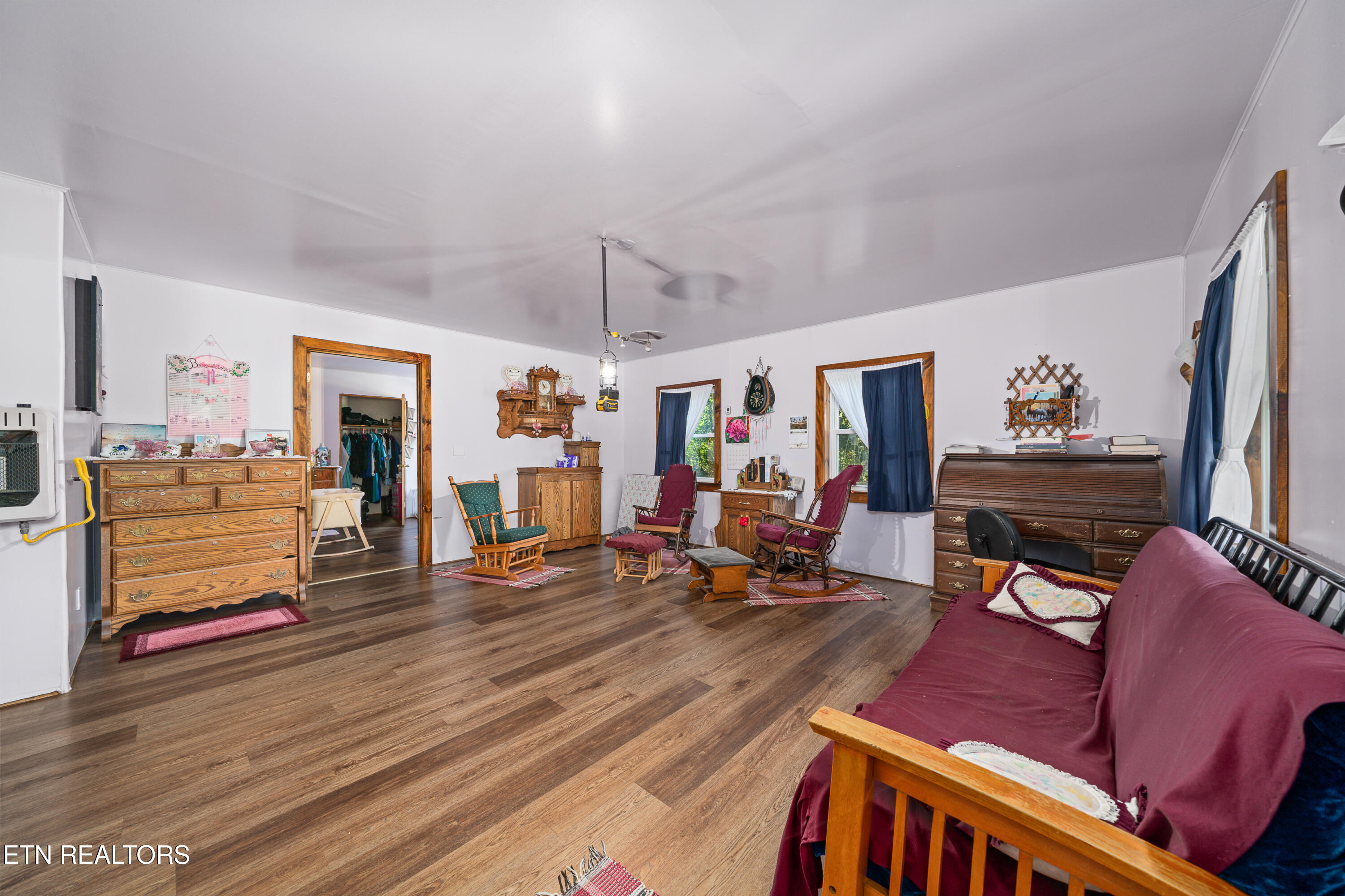 107 Cherry Street Deer Lodge, TN 37726 - Photo 4 of 60 4