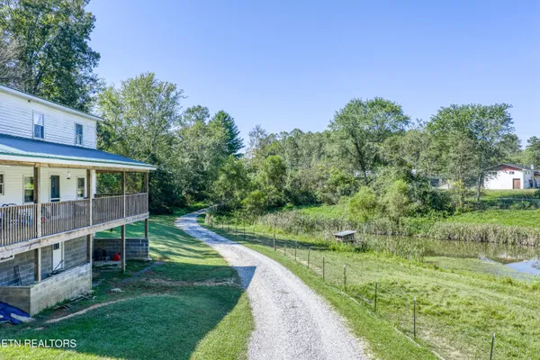 $500,000 | 107 Cherry Street, Deer Lodge, TN 37726