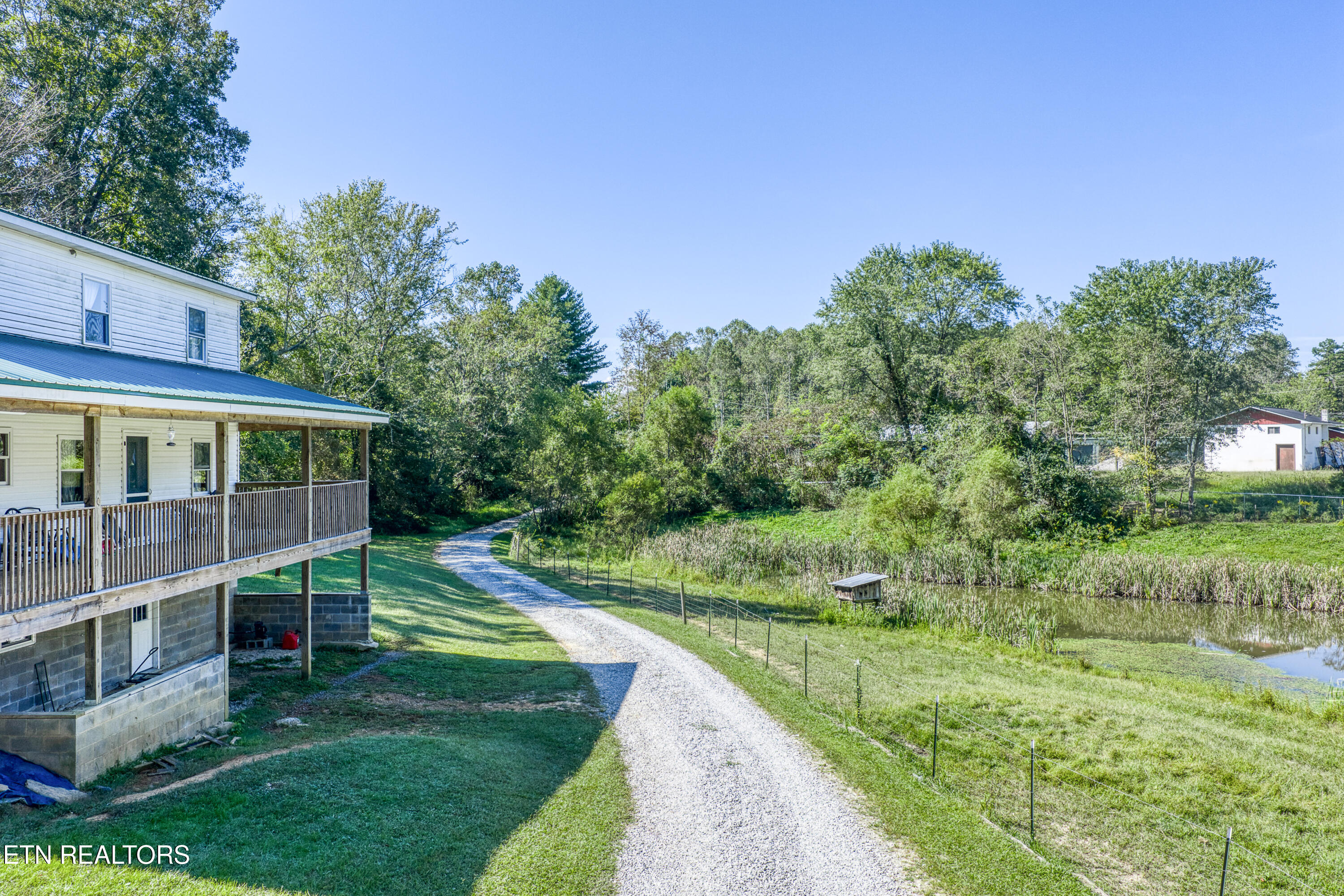 107 Cherry Street Deer Lodge, TN 37726 - Photo 47 of 60 47