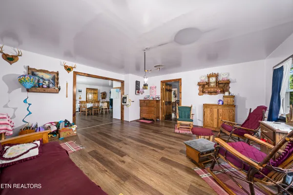 $500,000 | 107 Cherry Street, Deer Lodge, TN 37726