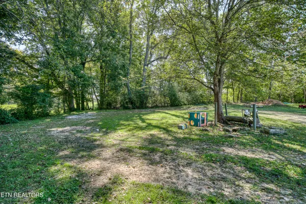 $500,000 | 107 Cherry Street, Deer Lodge, TN 37726
