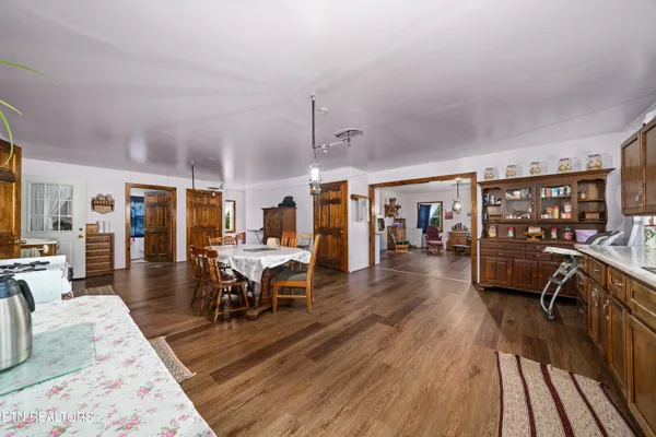 $500,000 | 107 Cherry Street, Deer Lodge, TN 37726