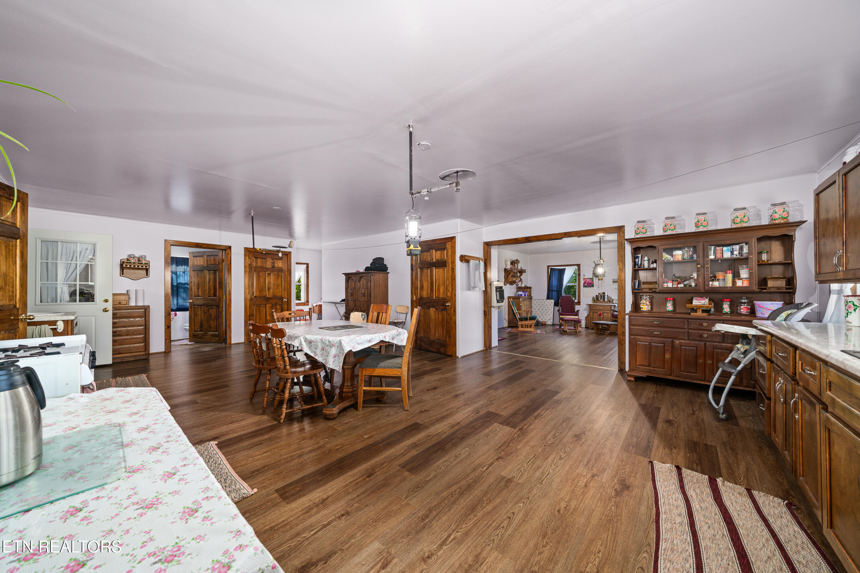 107 Cherry Street Deer Lodge, TN 37726 - Photo 9 of 60 9