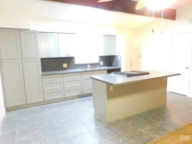 $325,000 | Undisclosed Address, Bakersfield, CA 93305