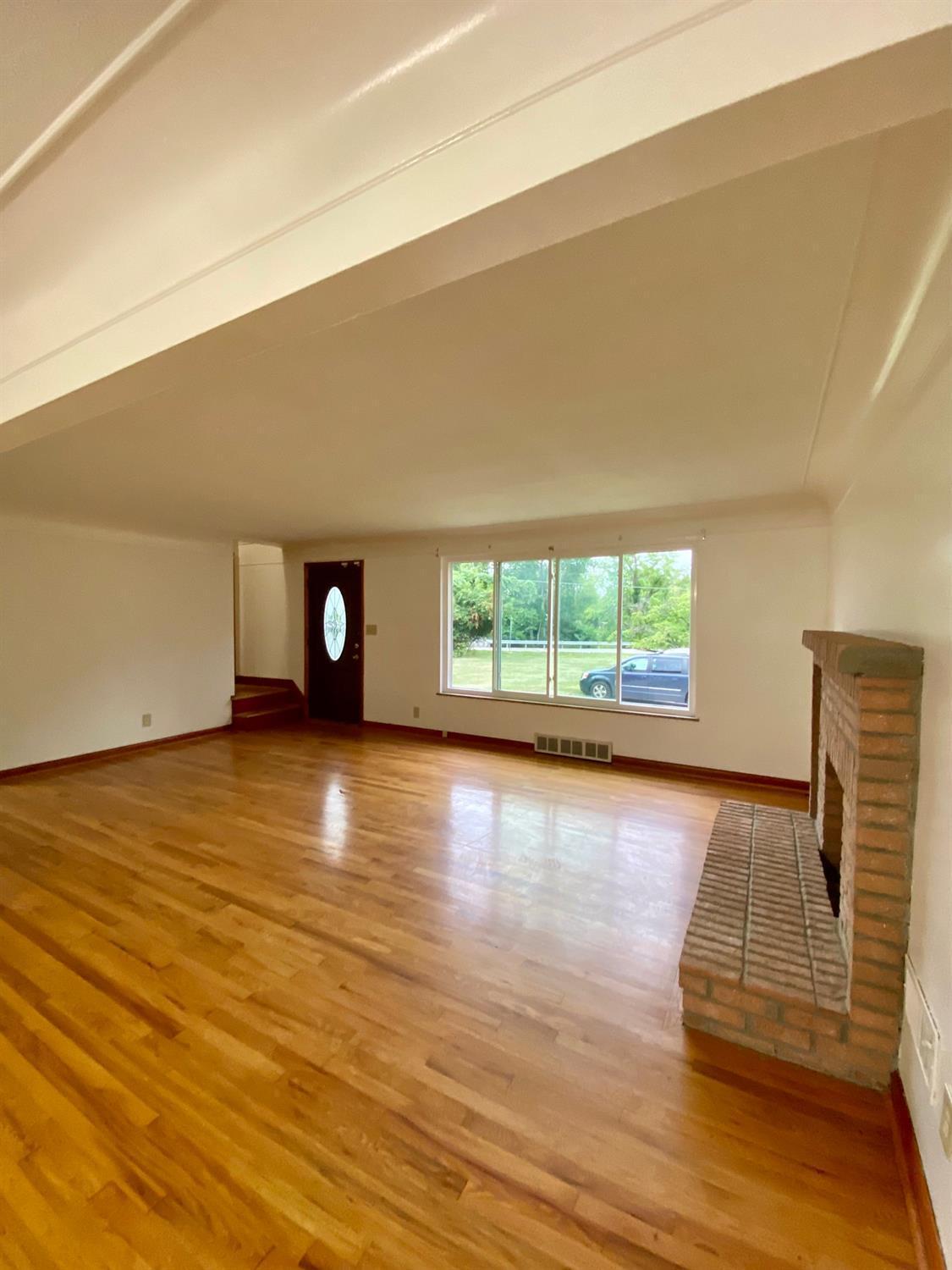 3343 Compton Road Cincinnati, OH 45251 - Photo 12 of 32