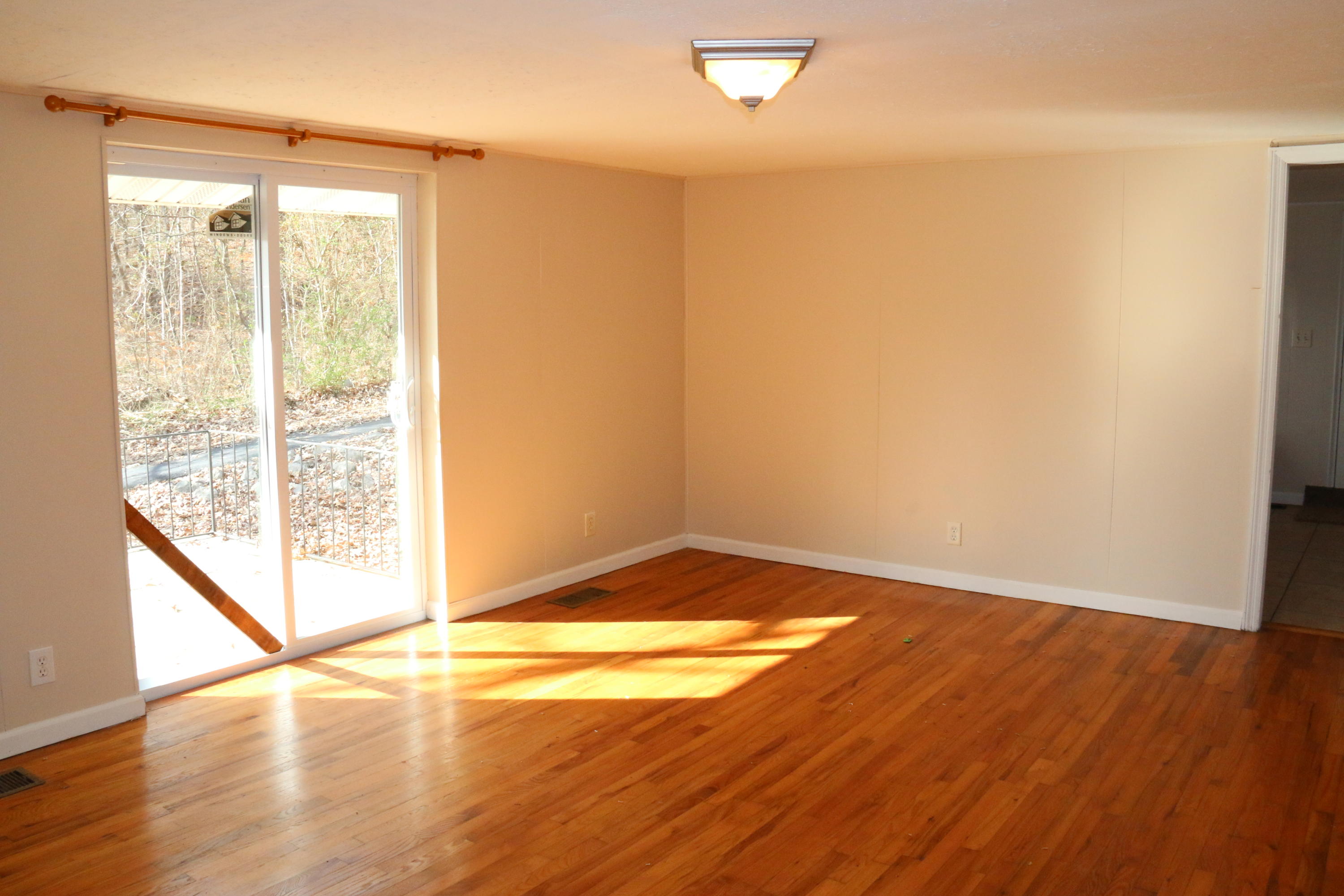 921 Deaderick Road Knoxville, TN 37920 - Photo 12 of 40 IMG_4104