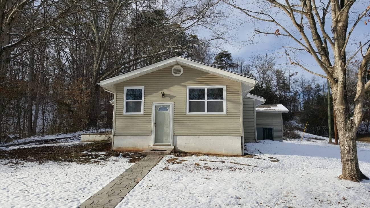 921 Deaderick Road Knoxville, TN 37920 - Photo 39 of 40 Resized952017010895155329